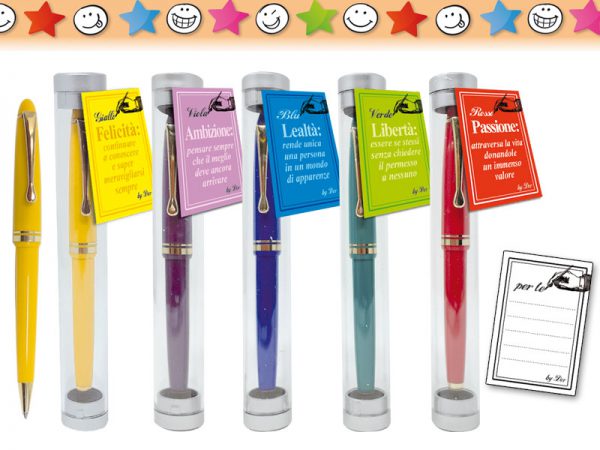 PENNA COLOR CON CUSTODIA IN POLICARBONATO E BIGLIETTO DA PERSONALIZZARE. . . ORDINE MINIMO 5 PZ. ASSORTITI IN 5 SOGGETTI. . . (RIF. ESPOSITORE COD.6389)