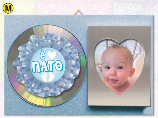 PORTAFOTO ALLUMINIO SU BASE GLITTERATA AZZURRA E COCCARDA CON PIZZO E TULLE SU COMPACT DISC