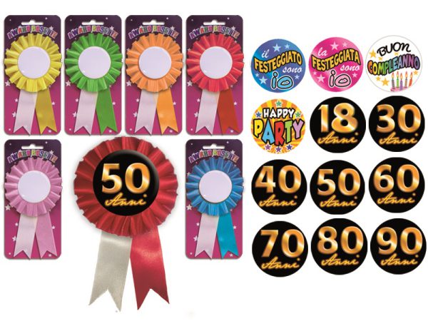 SET 24 COCCARDINE "AWARD" ASSORTITE IN 6 COLORI. . . IN OMAGGIO 72 ADESIVI IN 12 SOGGETTI (6 X SOGGETTO). . . ASSORTIMENTO N.1