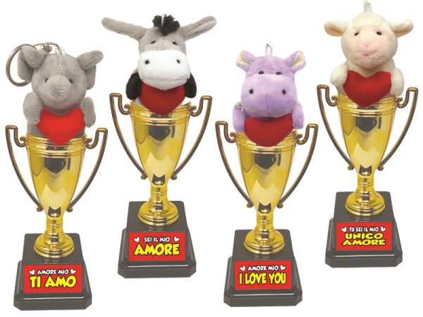 MINI COPPA H.14 cm CON PORTACHIAVI PELUCHE. . . ORDINE MINIMO 4 PZ. ASSORTITI. . . . . . * * * ***FUORI CATALOGO*** * * *. . . . . . * * * ***PROMOZIONE SCONTO 20%*** * * *