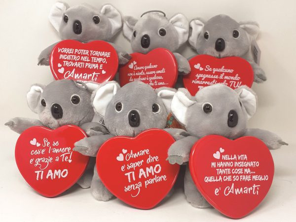KOALA cm 15 CON CUORE IN CERAMICA ø 10 cm. . . ORDINE MINIMO 6 PZ. ASSORTITI