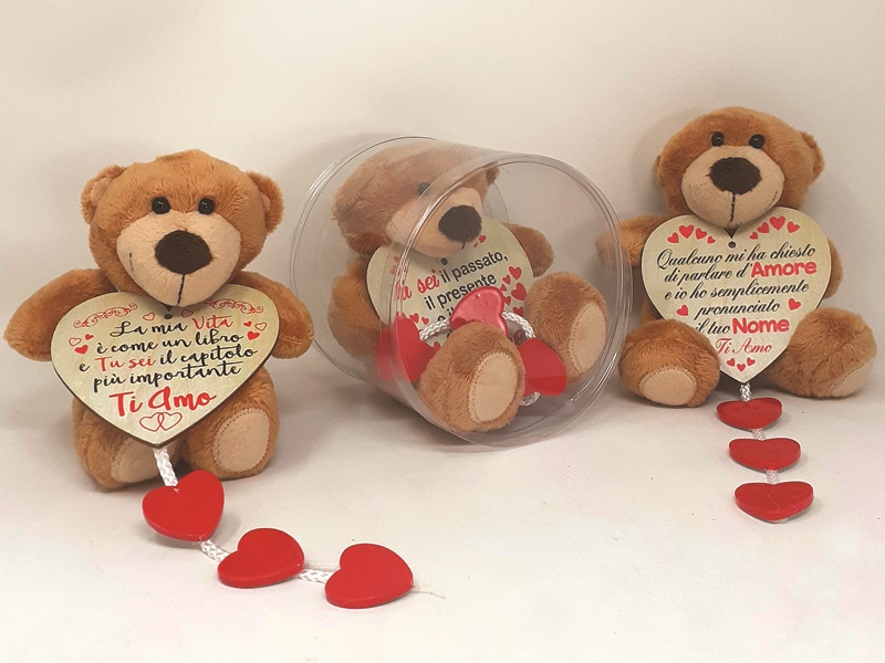ORSACCHIOTTO cm 15 CON CUORE IN LEGNO. . . ORDINE MINIMO 3 PZ. ASSORTITI. . . . . . * * * ***FUORI CATALOGO*** * * *. . . . . . * * * ***PROMOZIONE SCONTO 20%*** * * *